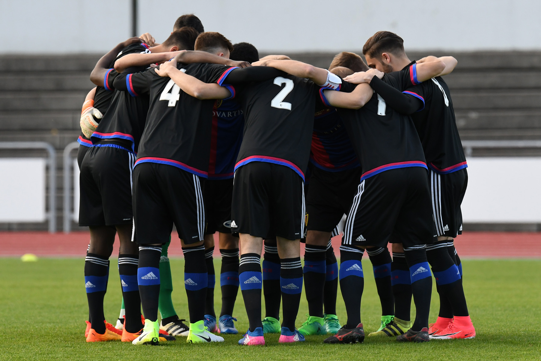 FC Basel U21 Motivationskreis vor dem Anpfiff Foto: Uwe Zinke