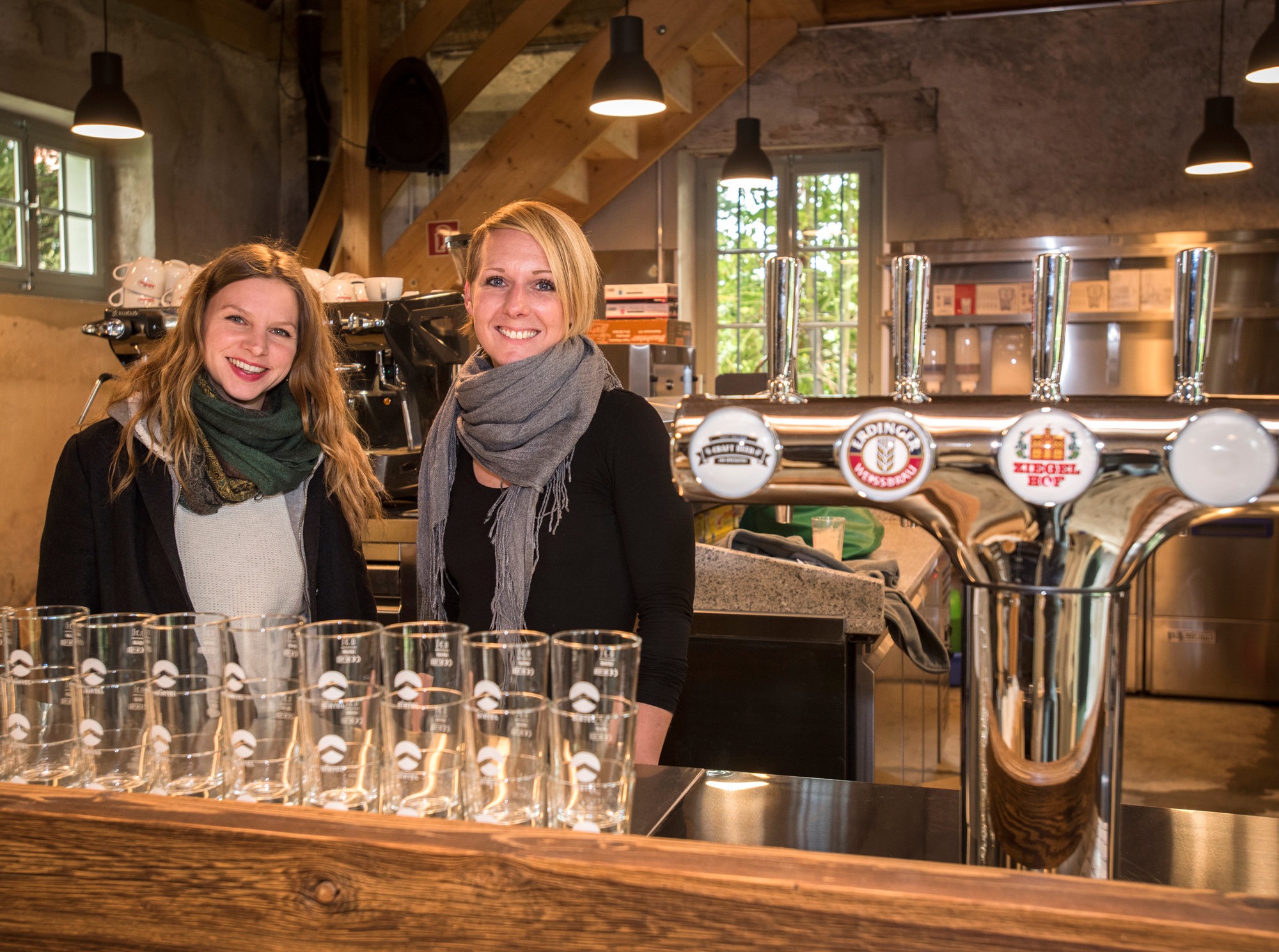 Die Betreiberinnen des Schöpfli im Park: Raphaela Lüscher und Tanja Allemann.
