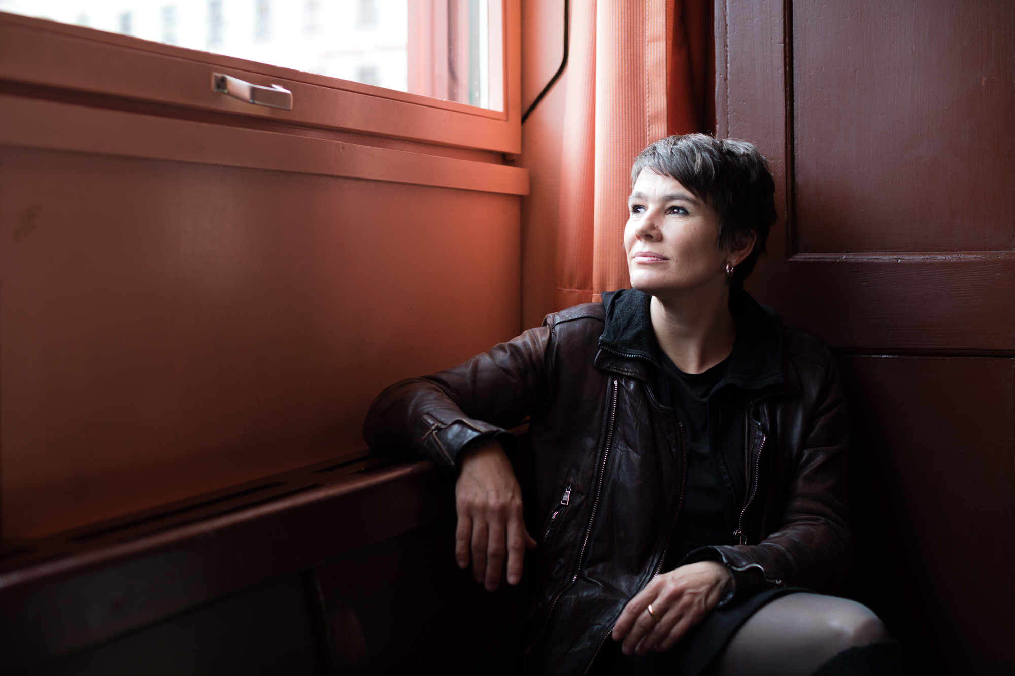 Lässt ganz viel geschehen – mit ganz wenig: Andrea Hildbrand.