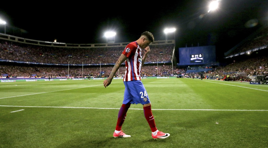 Ein geknickter Jose Maria Gimenez verlässt das Estadio Vicente Calderón. Es war der letzte grosse Auftritt für Atlético im altehrwürdigen Stadion.