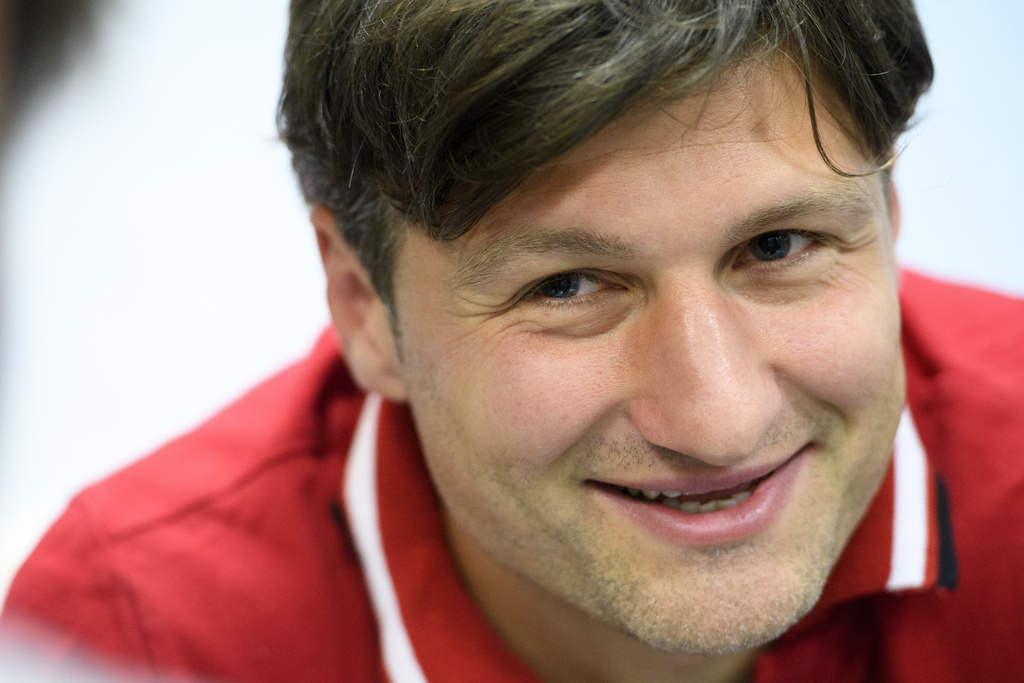 le joueur valaisan Veroljub Salatic parle lors d'une conference de presse du club de football de Super League FC Sion avant la finale de la Coupe Suisse ce lundi 22 mai 2017 a Martigny. Le FC Sion va rencontrer ce jeudi 25 mai a Geneve le FC Basel en finale de la coupe de Suisse. (KEYSTONE/Laurent Gillieron)