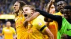 Berner Spieler jubeln nach dem ersten Tor der Partie, im Fussball Meisterschaftsspiel der Super League zwischen dem BSC Young