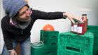 Bild: Stephanie Nabholz. In der Sammlerei werden Früchte und Gemüse  von Gärten der Stadt und Region Basel verarbeitet, di