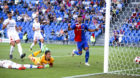 12.08.2018; Basel; Fussball Super League - FC Basel - FC Sion; Albian Ajeti (Basel) jubelt nach dem Tor zum 3:2, enttaeuscht Raphael und Torhueter Kevin Fickentscher (am Boden, Sion) (Marc Schumacher/freshfocus)