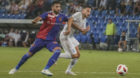23.08.2018; Basel; FUSSBALL EUROPA LEAGUE QUALI - FC Basel - Apollon Limassol FC;
Eray Coemert (Basel) Adrian Sardinero (Lima