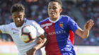 26.08.2018; Zuerich; Fussball Super League  - FC Zuerich - FC Basel; Kevin Rueegg (Zuerich) gegen Noah Okafor (Basel) (Daniel