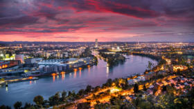 Der Denkmaltag führt dem Rhein entlang von Birsfelden nach Basel.