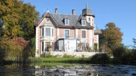 Villa «Zu den Hirzen» geht vom Geigy-Erben an die Roche über.