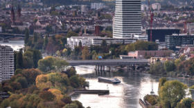 Die Schifffahrt auf dem Rhein ist wegen Niedrigwasser stark eingeschränkt.