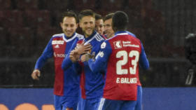 27.10.2018; Zuerich; Fussball Super League  - Grasshopper Club Zuerich - FC Basel; Luca Zuffi (Basel) Ricky van Wolfswinkel (